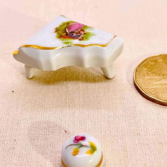 Vtg “Limoges Castel France” hand painted couple porcelain mini piano & stool - Picture 4 of 8
